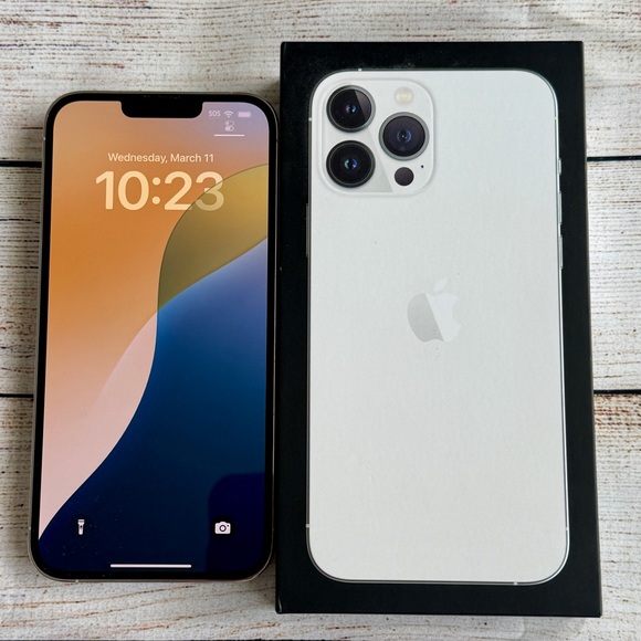 Apple iPhone 13 Pro Max - Silver 128GB Unlocked